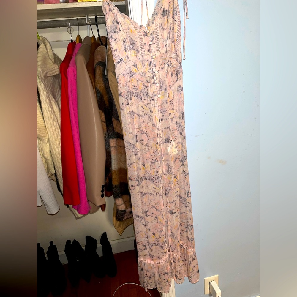 A gorgeous see through patterned kimono. From Anthropologie. Size S.